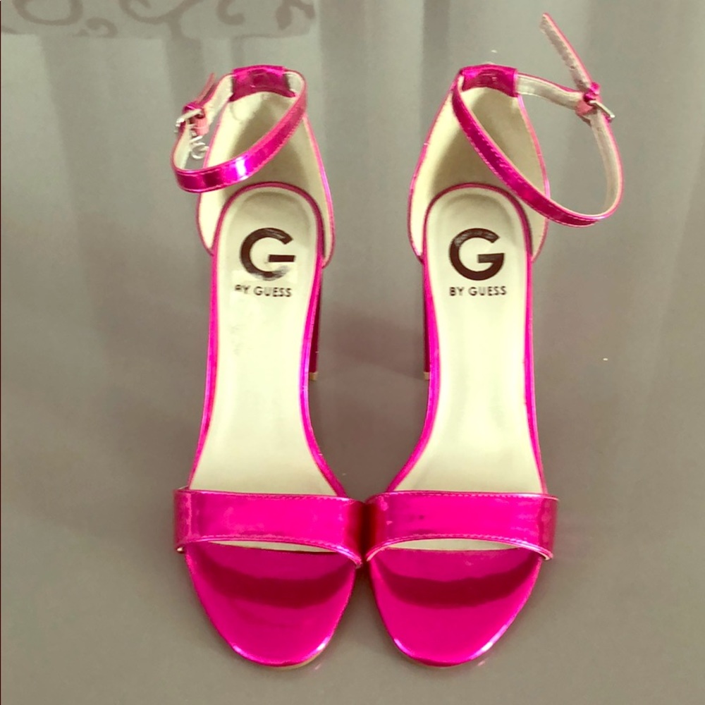 Guess fuschia heels 💕